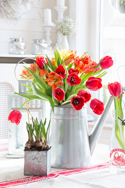 red_tulips_spring_decor-16